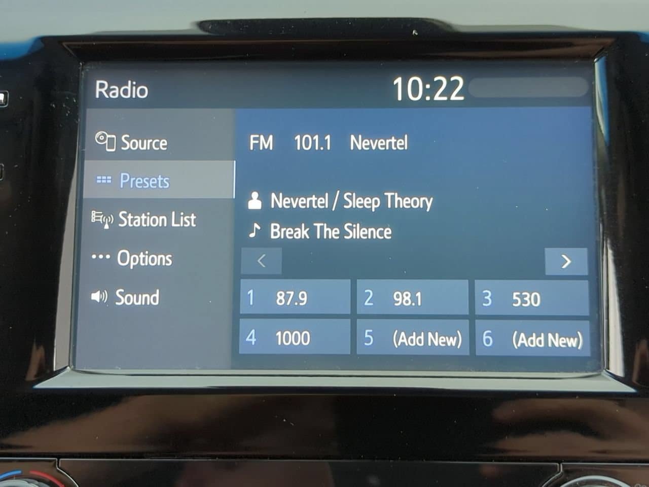 Used 2018 Toyota Camry SE FWD image 14