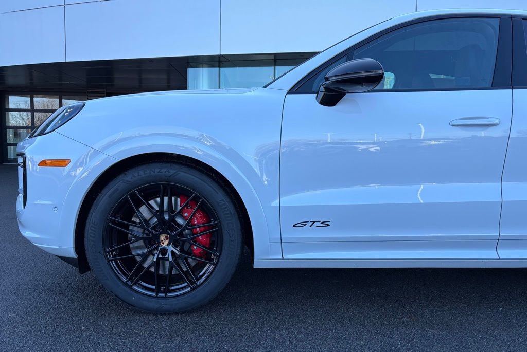 New 2026 Porsche Cayenne GTS image 19