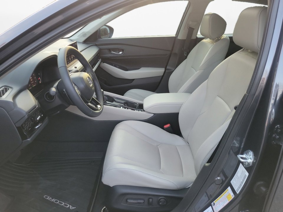 Used 2025 Honda Accord EX-L image 11