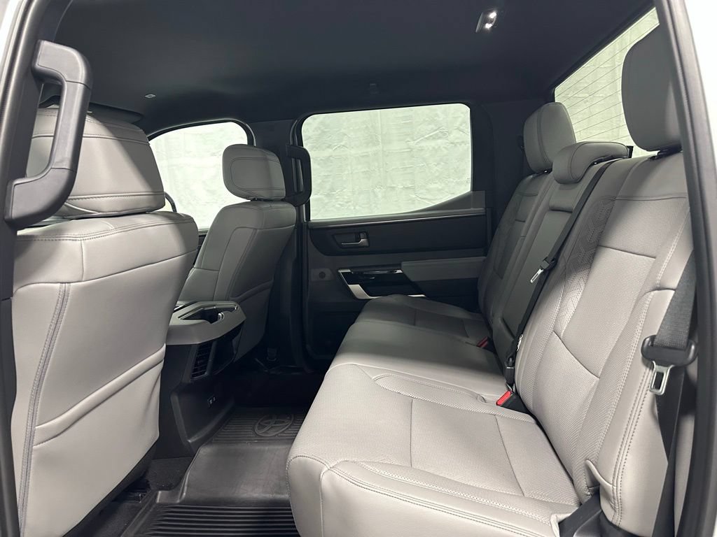 Used 2025 Toyota Tundra Limited AWD/4WD image 45