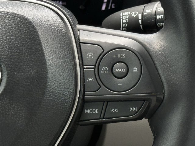 Used 2026 Toyota Corolla Cross LE w/ Moonroof Package FWD image 15