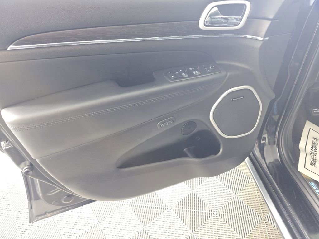 Used 2018 Jeep Grand Cherokee Summit w/ Platinum Series Group image 12