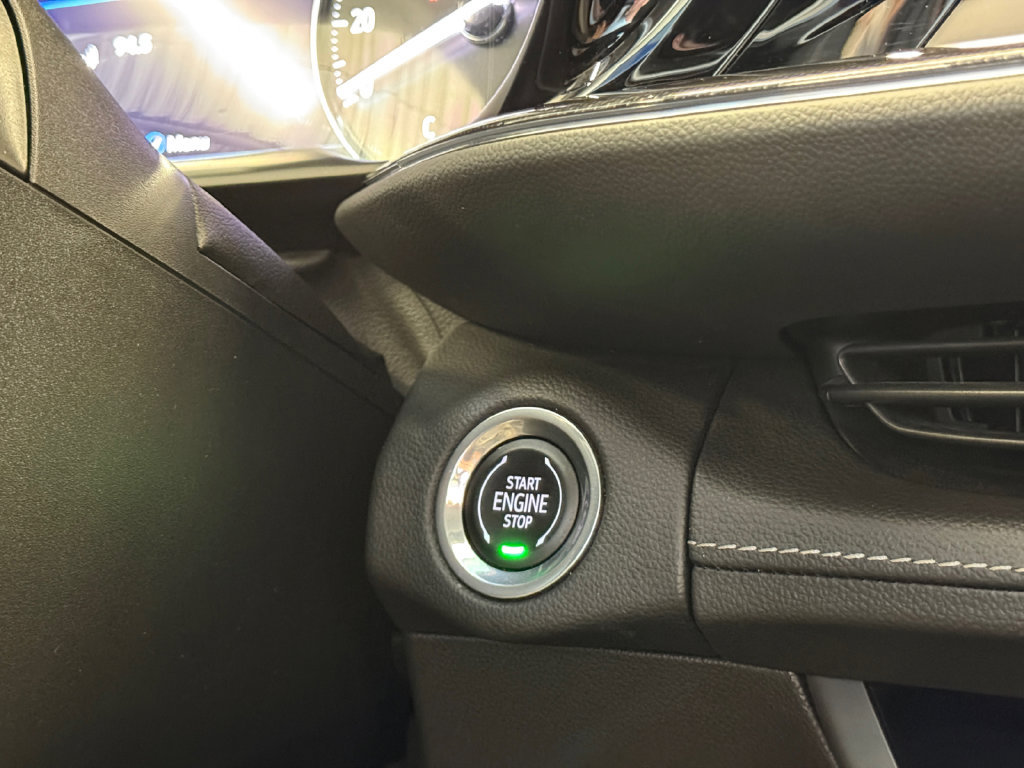 Used 2023 Buick Envision Essence FWD image 18