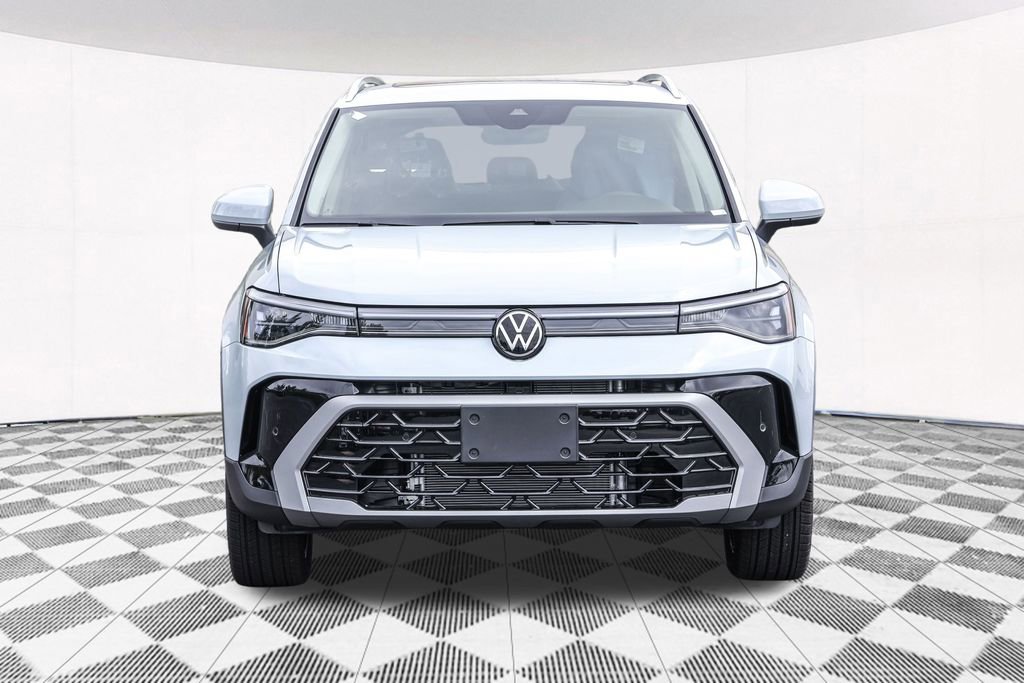 Used 2025 Volkswagen Taos SEL image 9