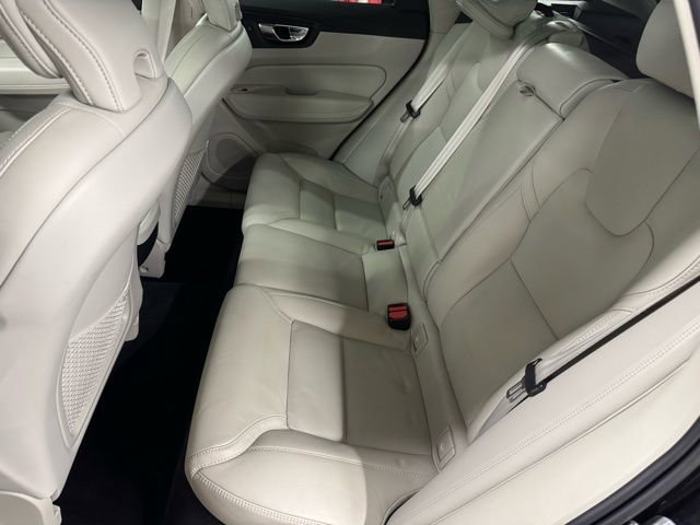 Certified 2023 Volvo XC60 B5 Ultimate image 28