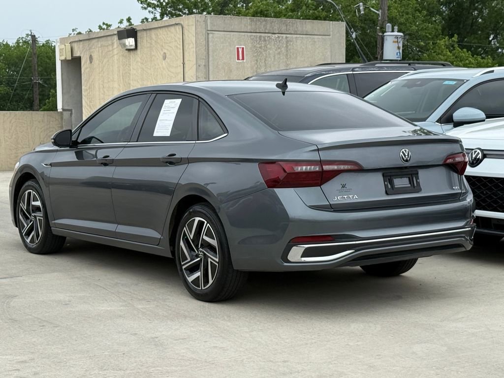 Used 2023 Volkswagen Jetta SEL FWD image 7