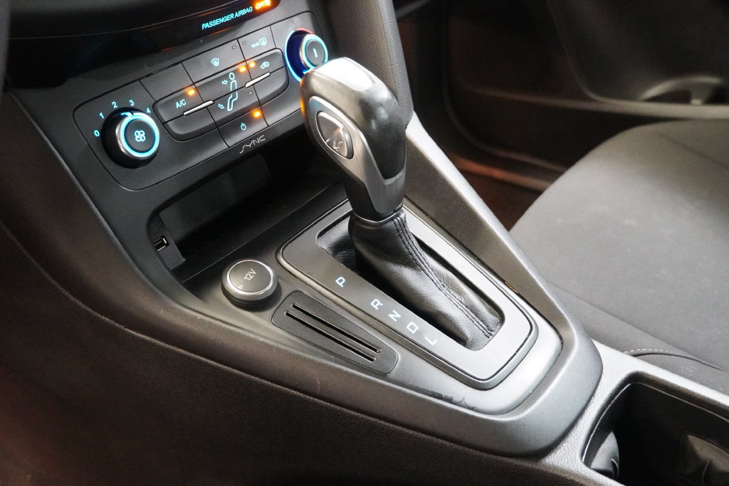 Used 2015 Ford Focus SE FWD image 21