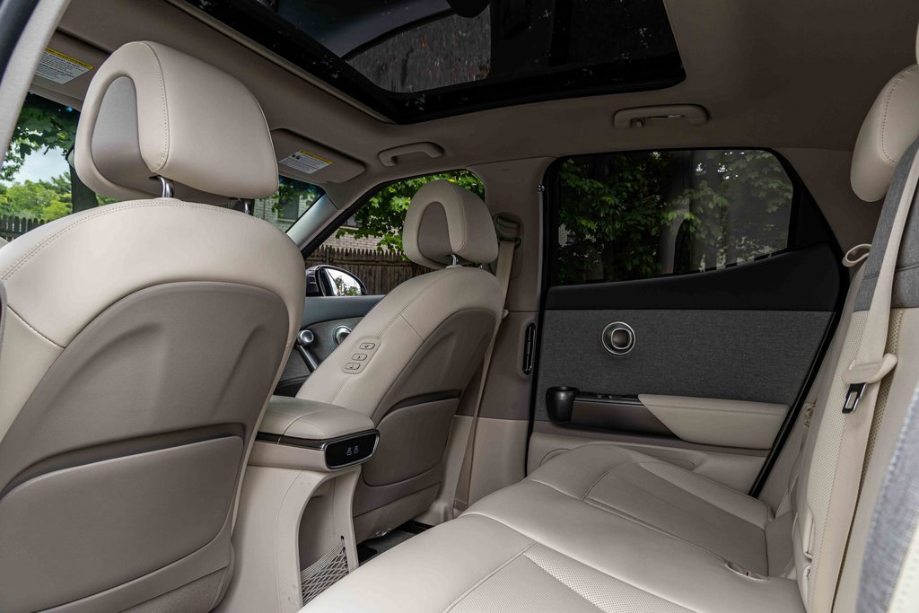 Used 2024 Genesis GV60 RWD image 25