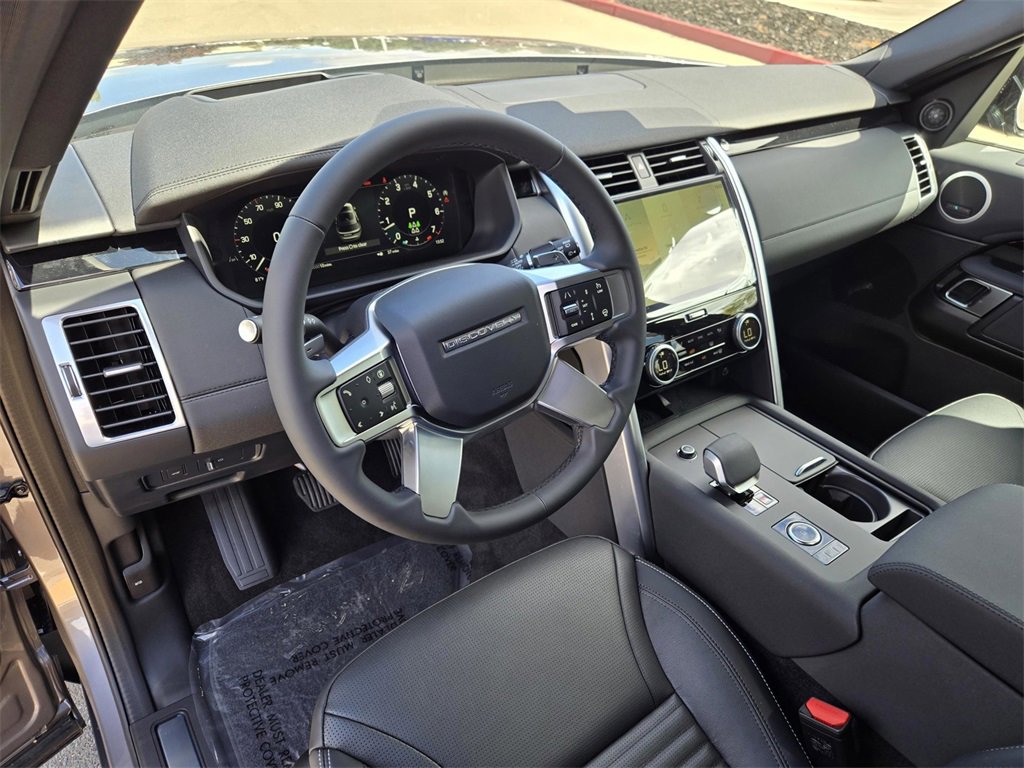 New 2025 Land Rover Discovery S image 10