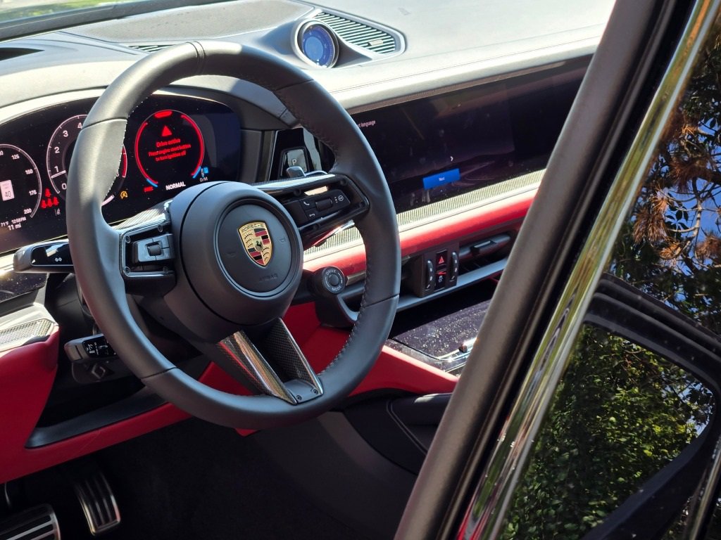 New 2026 Porsche Cayenne GTS image 4