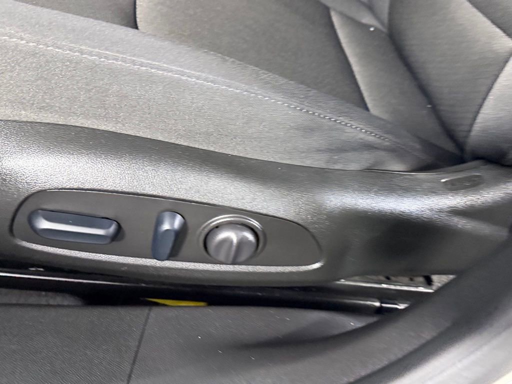 Used 2024 Chevrolet Malibu LT image 22