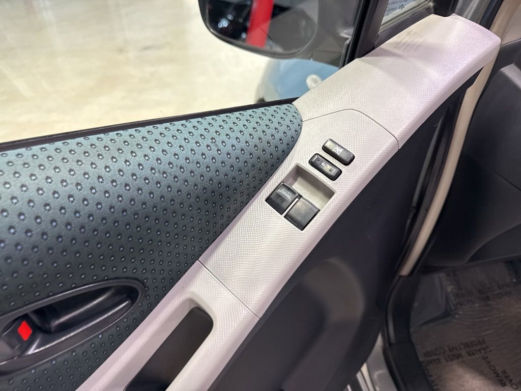 Used 2008 Toyota Yaris 2-Door Hatchback image 21