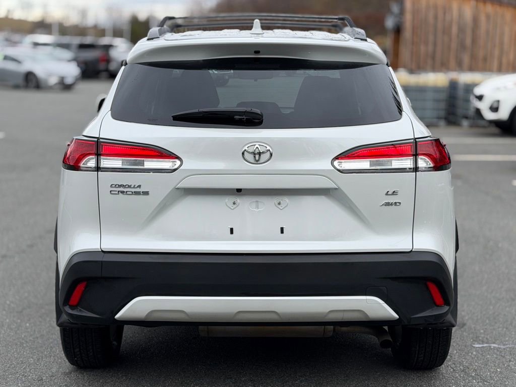 Certified 2022 Toyota Corolla Cross LE image 4