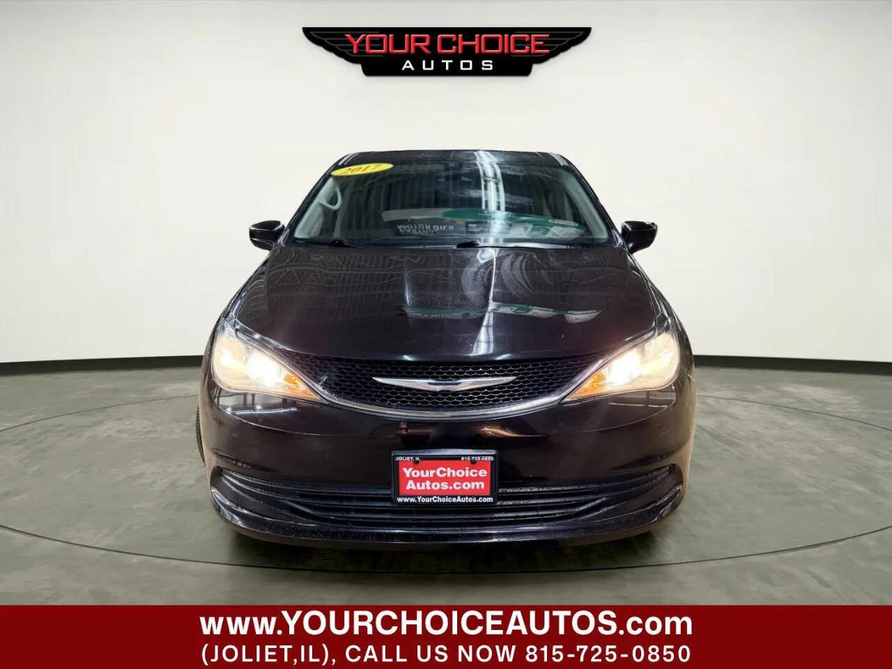 Used 2017 Chrysler Pacifica Touring FWD image 10