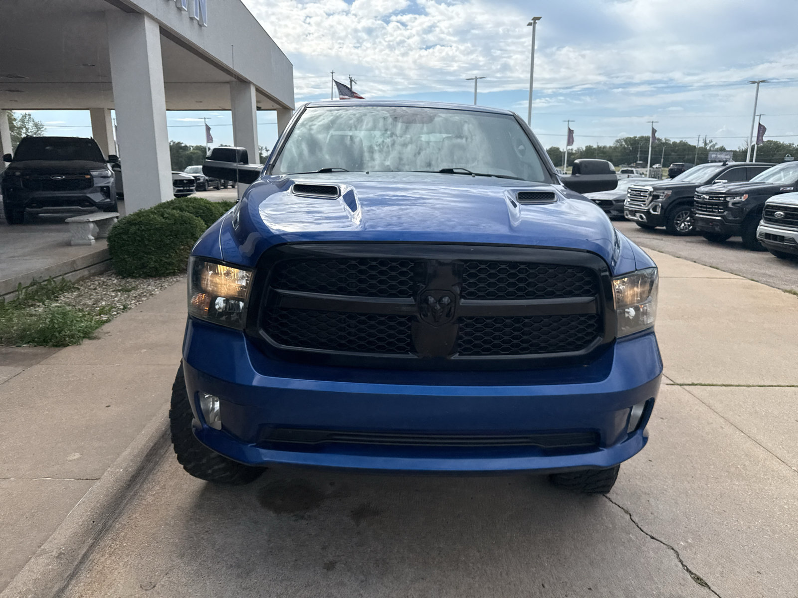 Used 2019 RAM 1500 Express w/ Wheel & Sound Group AWD/4WD image 3