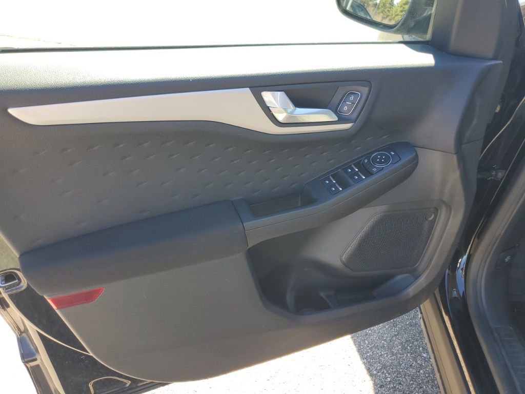 Used 2020 Ford Escape SE image 8