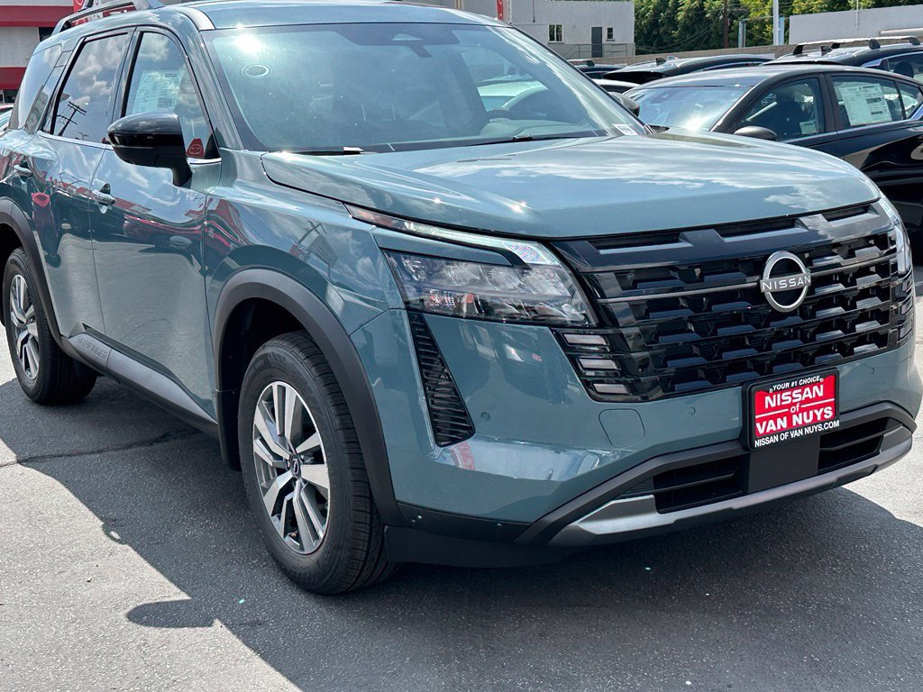 New 2026 Nissan Pathfinder SL FWD image 10