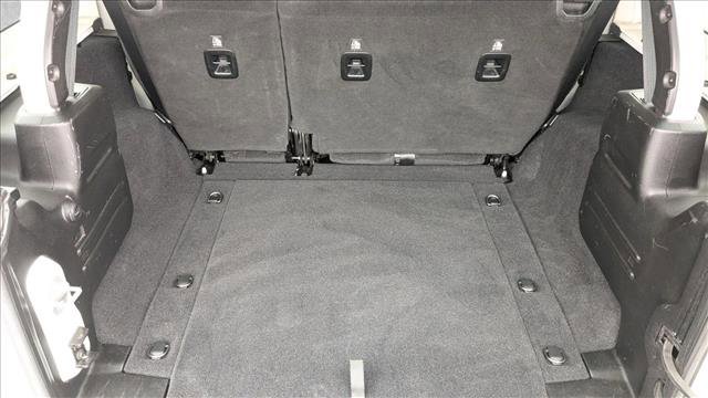 Used 2018 Jeep Wrangler Unlimited Rubicon AWD/4WD image 6