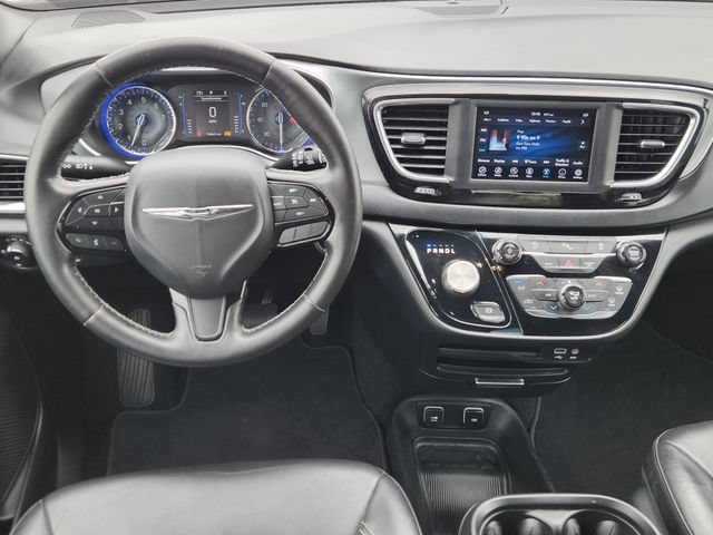 Used 2020 Chrysler Pacifica Touring-L w/ S Appearance Package FWD image 26