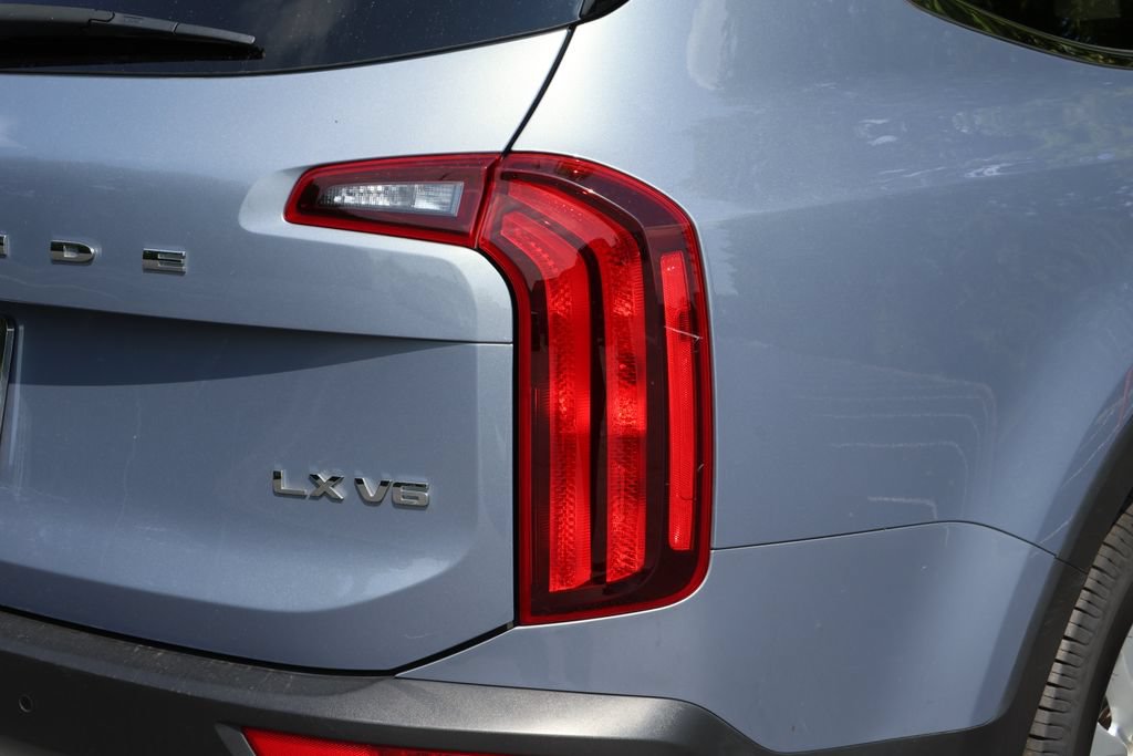 Used 2020 Kia Telluride LX AWD/4WD image 7