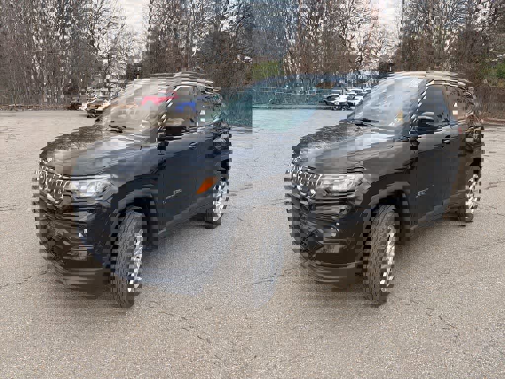 Used 2022 Jeep Compass Latitude video 2