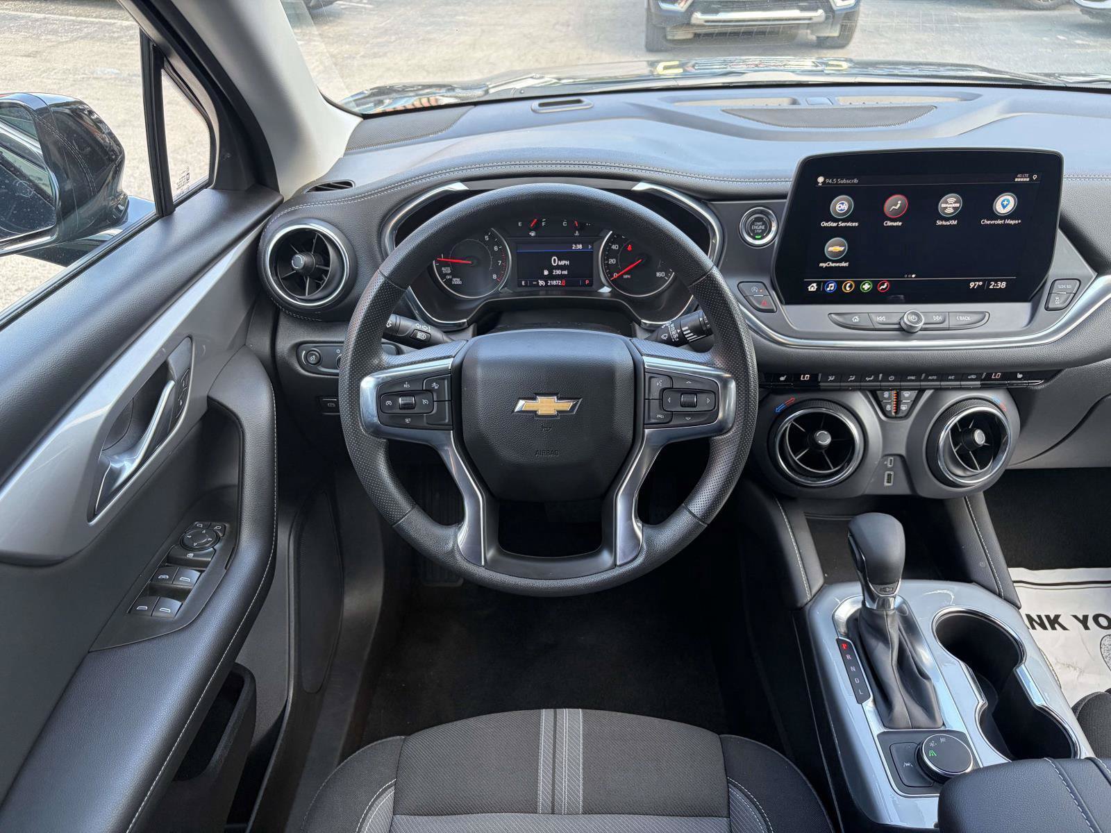 Used 2025 Chevrolet Blazer LT FWD image 2