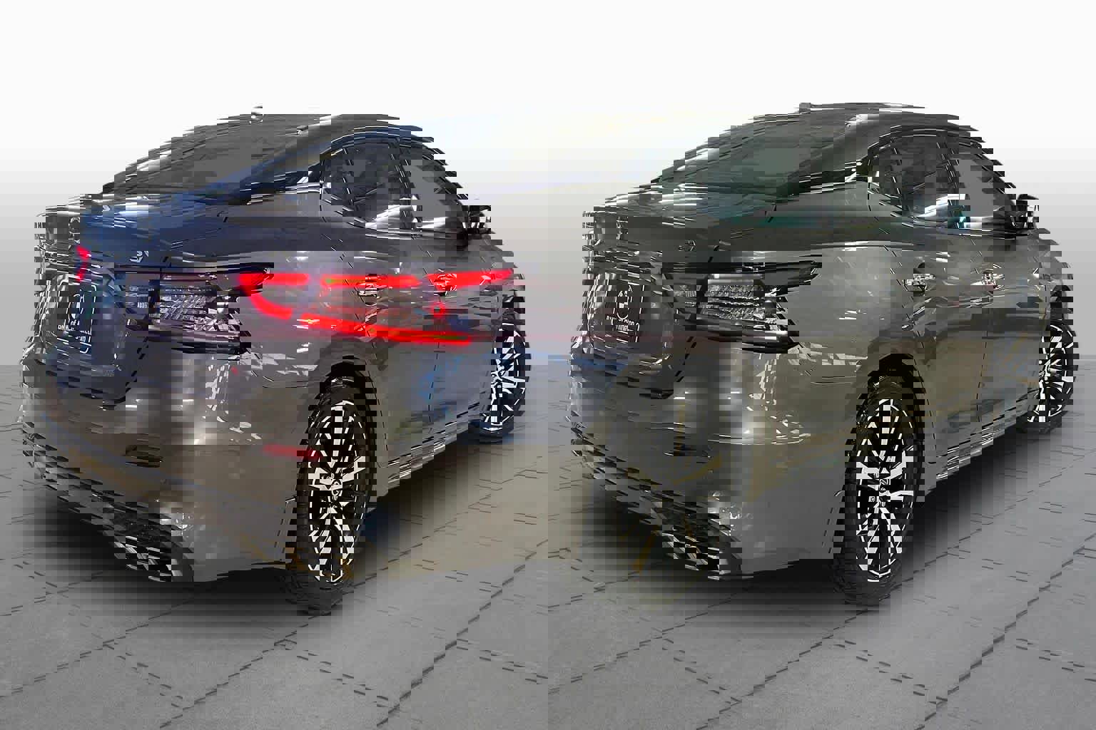 Used 2021 Nissan Maxima 3.5 SV w/ Floor Mat Group image 12