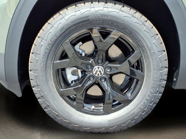 New 2026 Volkswagen Atlas Peak Edition AWD/4WD image 2