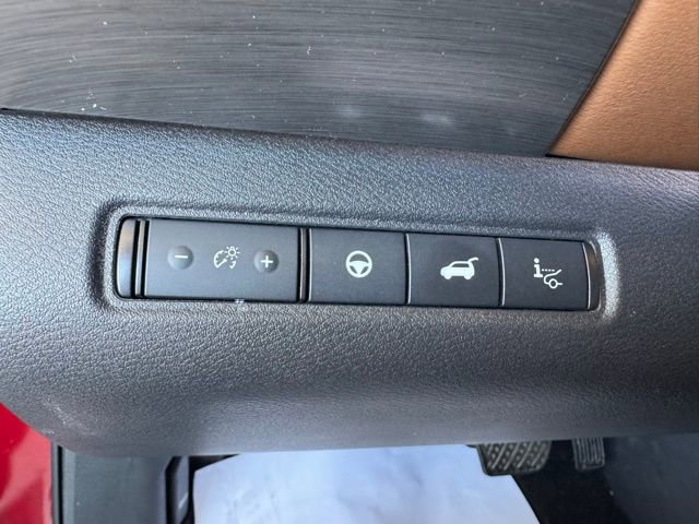 Used 2024 Nissan Pathfinder Platinum w/ Cargo Package image 17