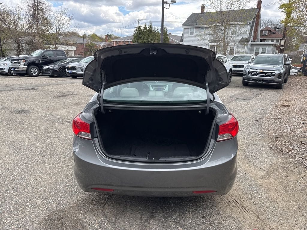 Used 2013 Hyundai Elantra GLS w/ Preferred Pkg FWD image 6