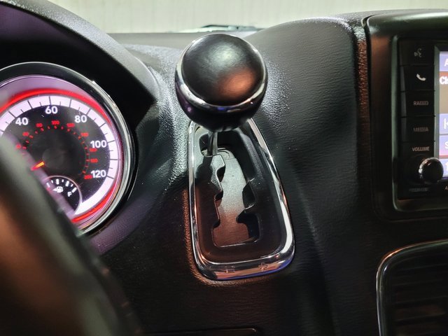 Used 2019 Dodge Grand Caravan SXT image 32