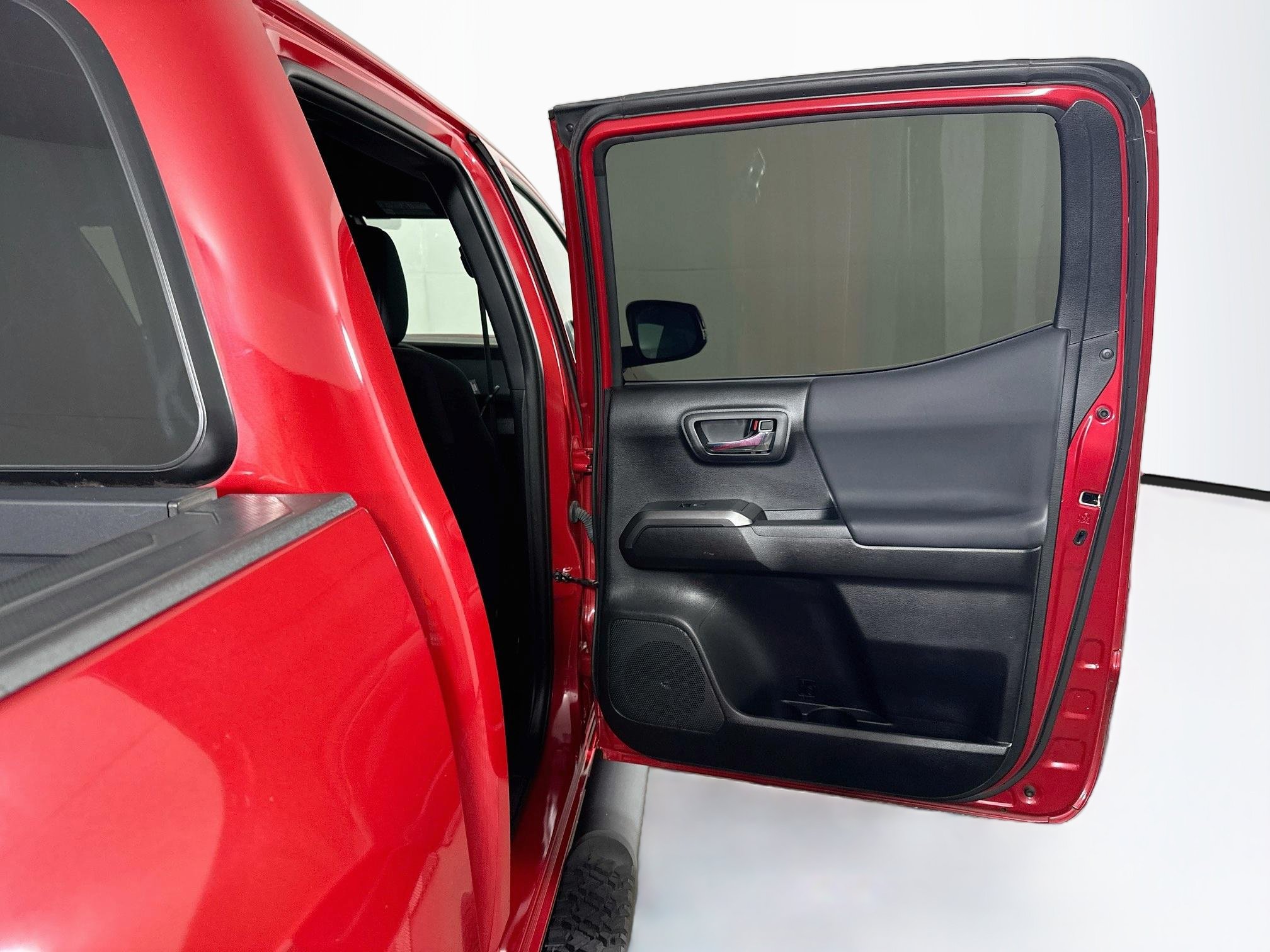 Used 2021 Toyota Tacoma TRD Sport RWD image 28