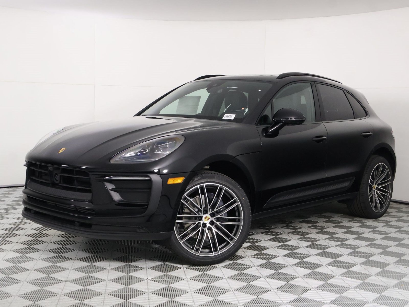 New 2026 Porsche Macan AWD/4WD image 1