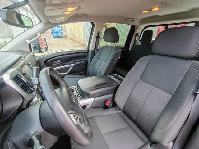 Used 2016 Nissan Titan SV AWD/4WD image 33
