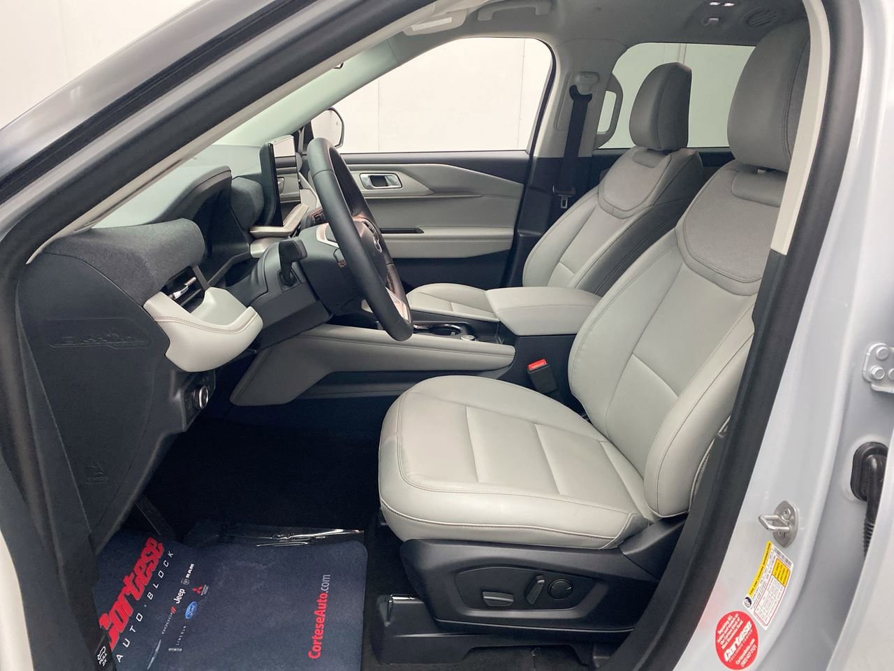 New 2026 Ford Explorer Active w/ Active Comfort Package AWD/4WD image 14
