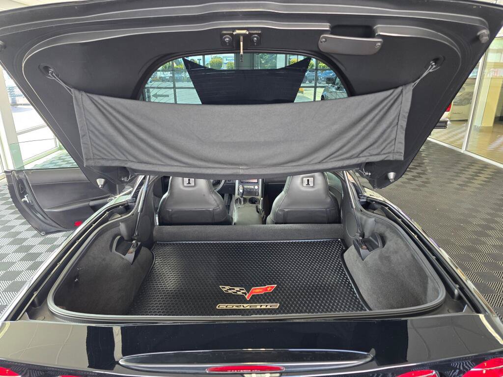Used 2006 Chevrolet Corvette Coupe w/ Preferred Equipment Group RWD image 10