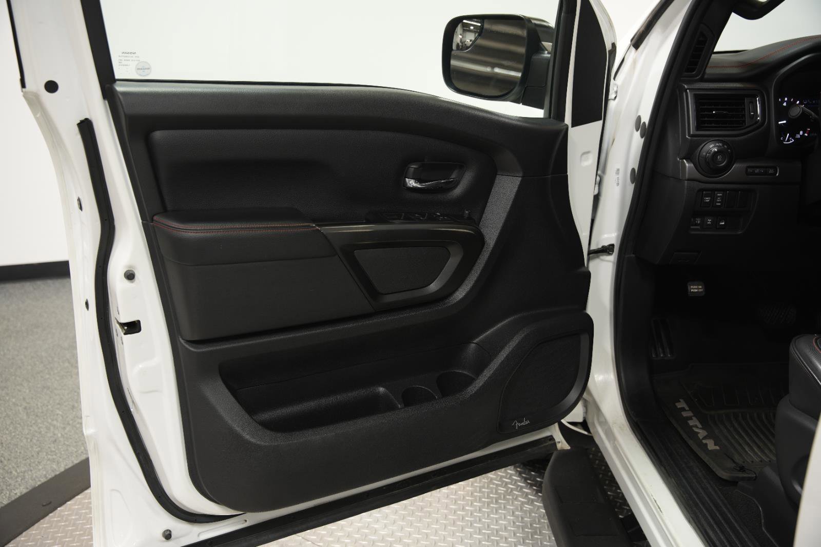 Used 2020 Nissan Titan PRO-4X w/ Pro-4x Utility Package image 23