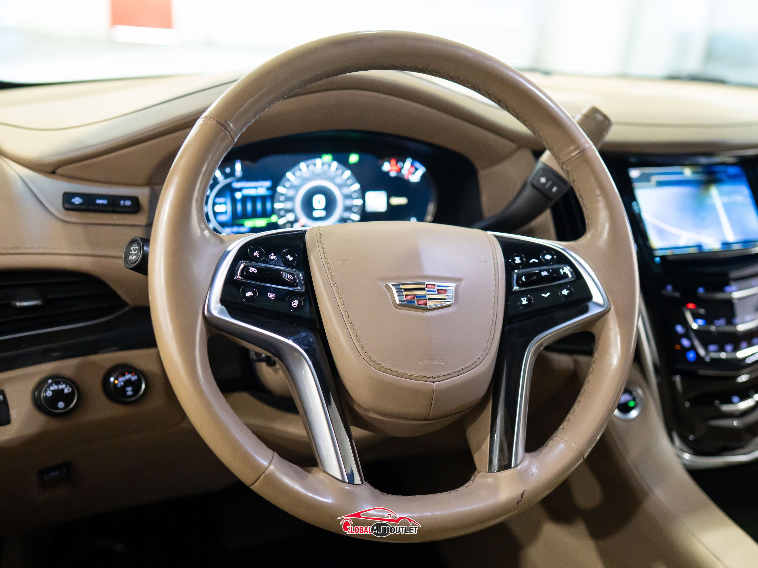 Used 2018 Cadillac Escalade ESV Platinum AWD/4WD image 26