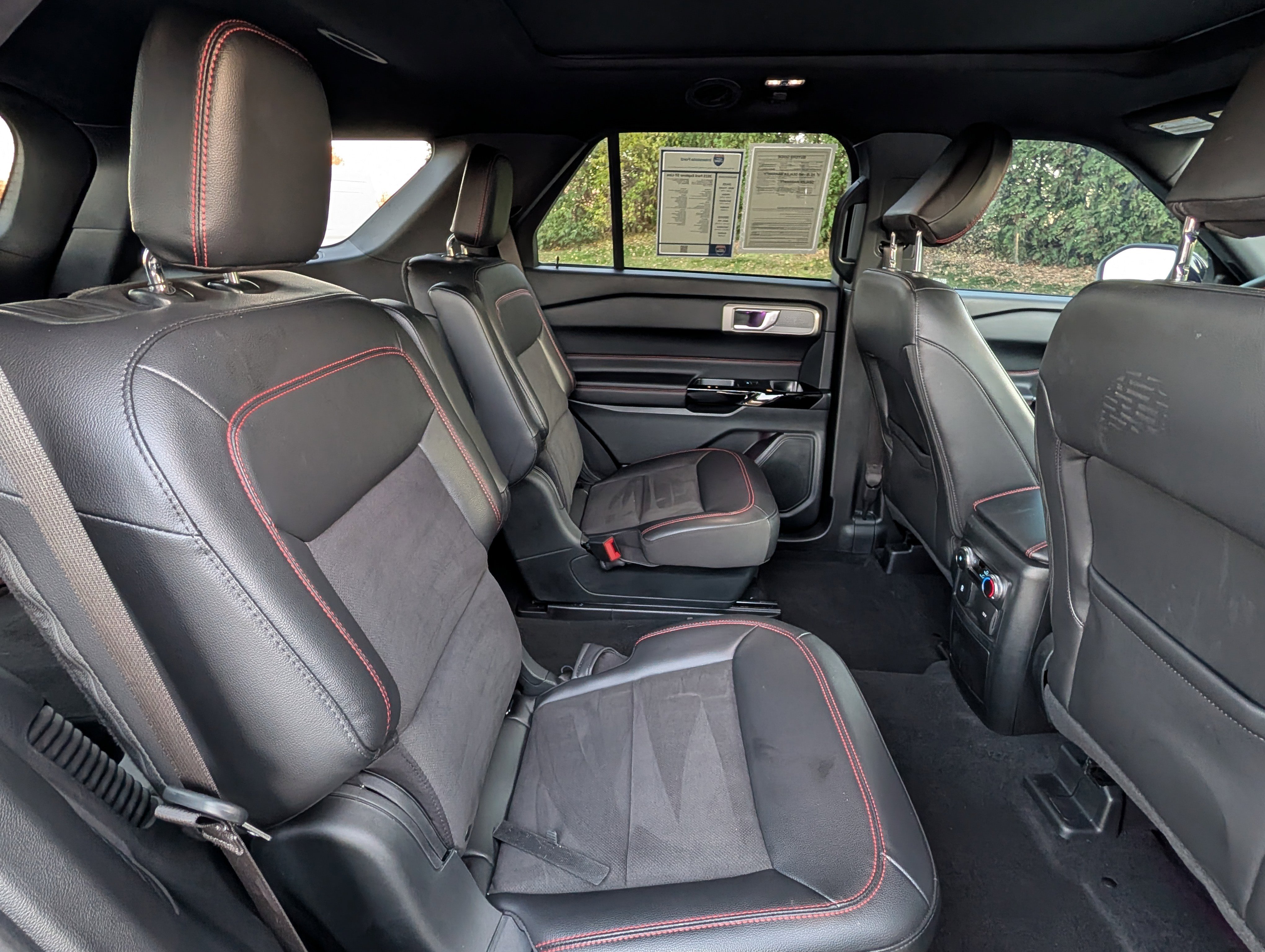 Used 2023 Ford Explorer ST-Line image 36