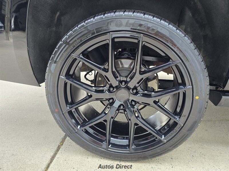 Used 2019 Chevrolet Suburban Premier w/ Premier Plus Edition AWD/4WD image 46