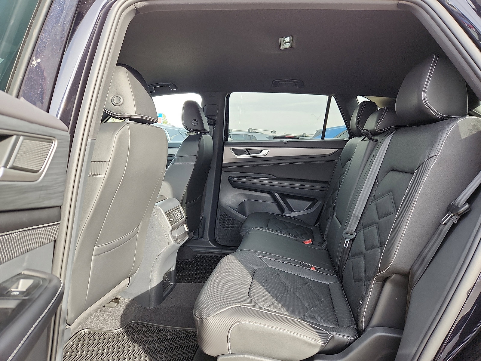 New 2026 Volkswagen Atlas Cross Sport SE image 12