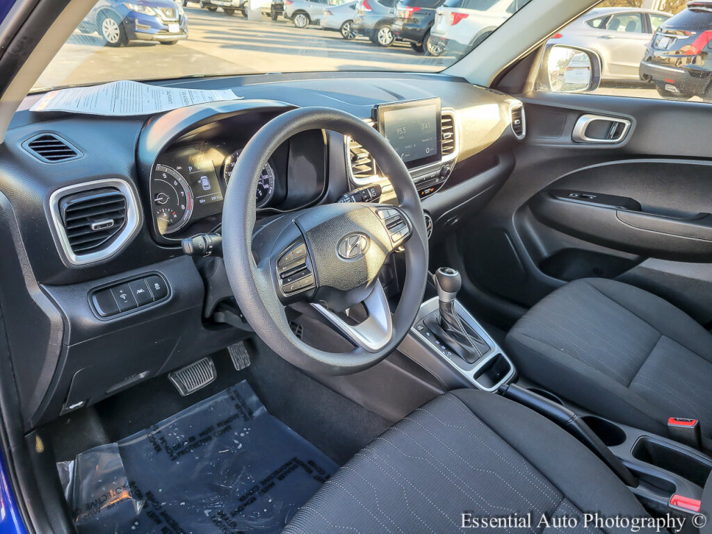 Used 2021 Hyundai Venue SE image 11