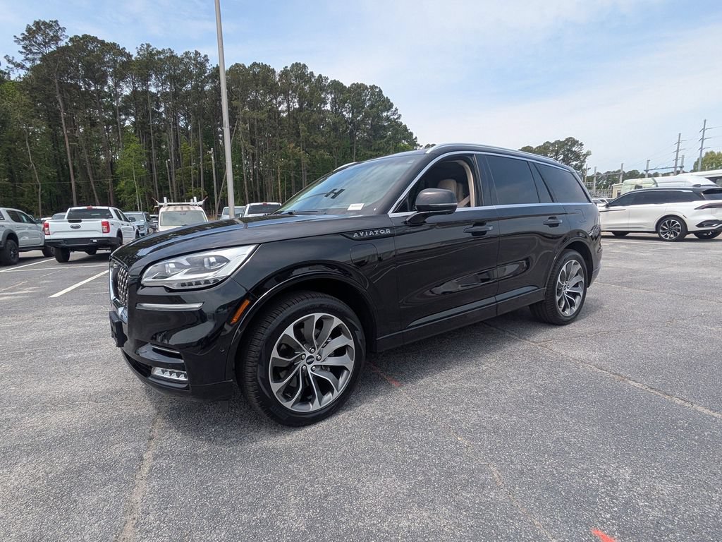 Used 2022 Lincoln Aviator Grand Touring w/ Equipment Group 301A AWD/4WD image 8