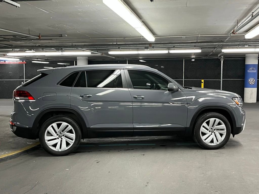 Used 2022 Volkswagen Atlas Cross Sport SE w/ Panoramic Sunroof Package image 40