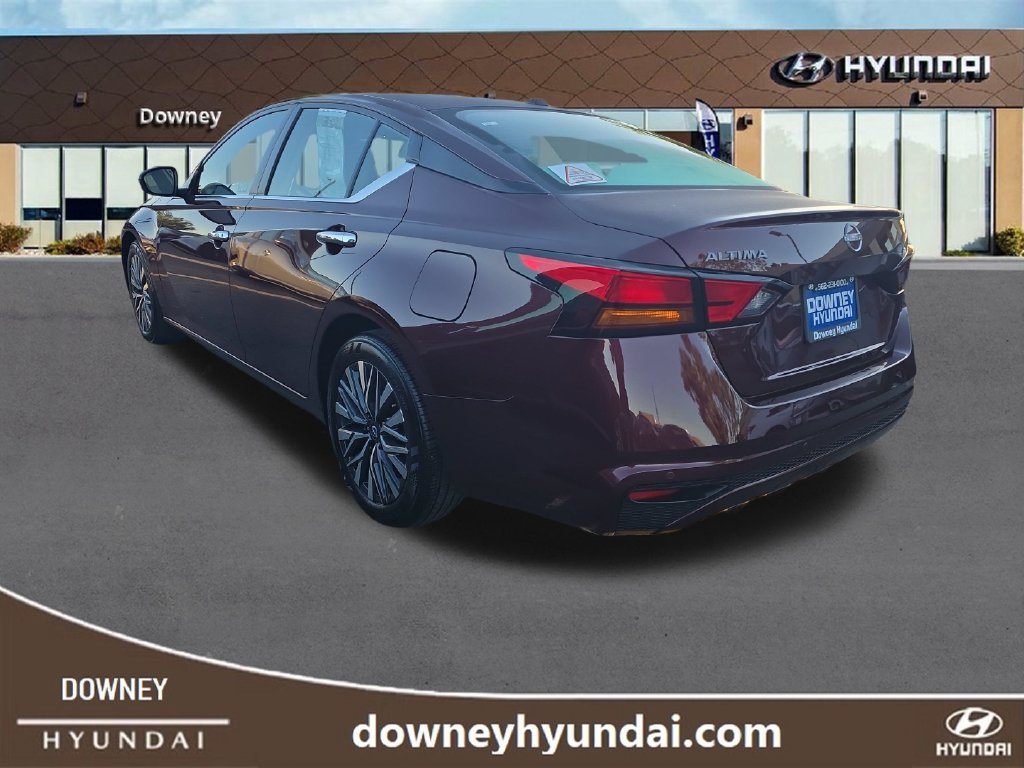 Used 2025 Nissan Altima 2.5 SV FWD image 3