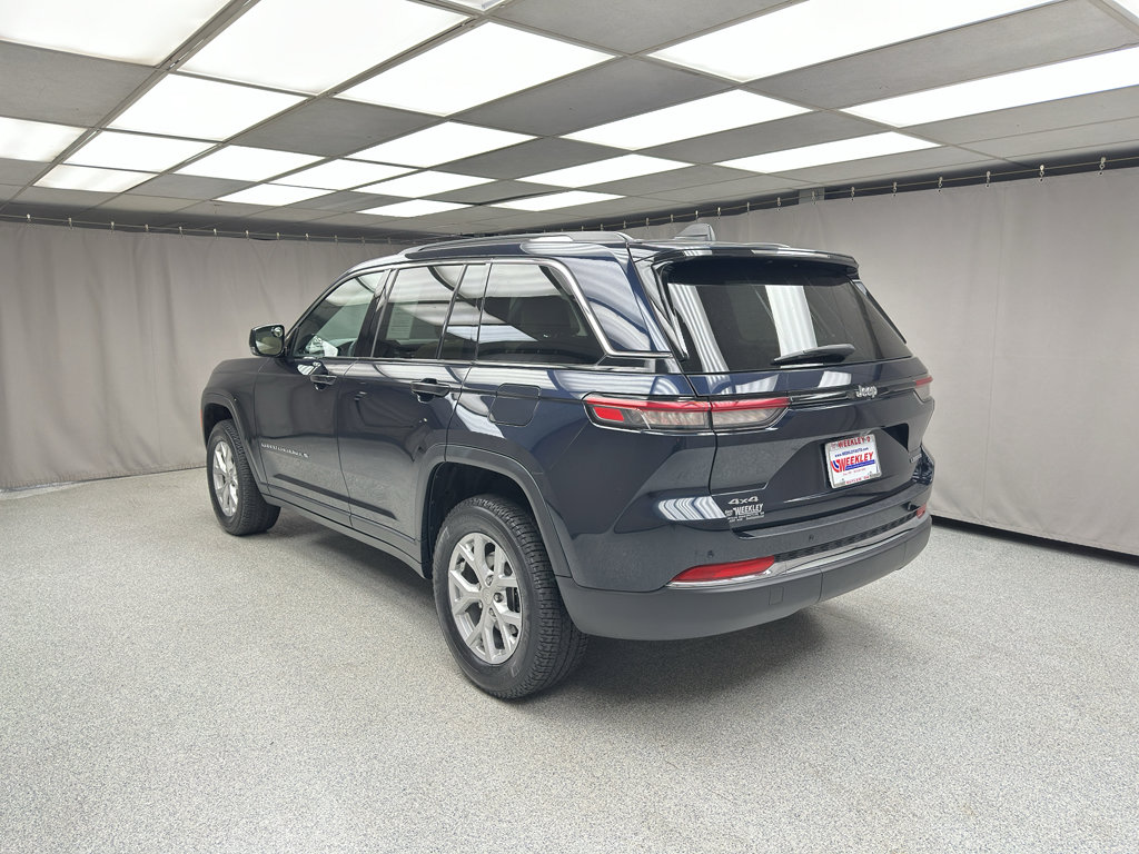 Used 2023 Jeep Grand Cherokee Limited AWD/4WD image 2