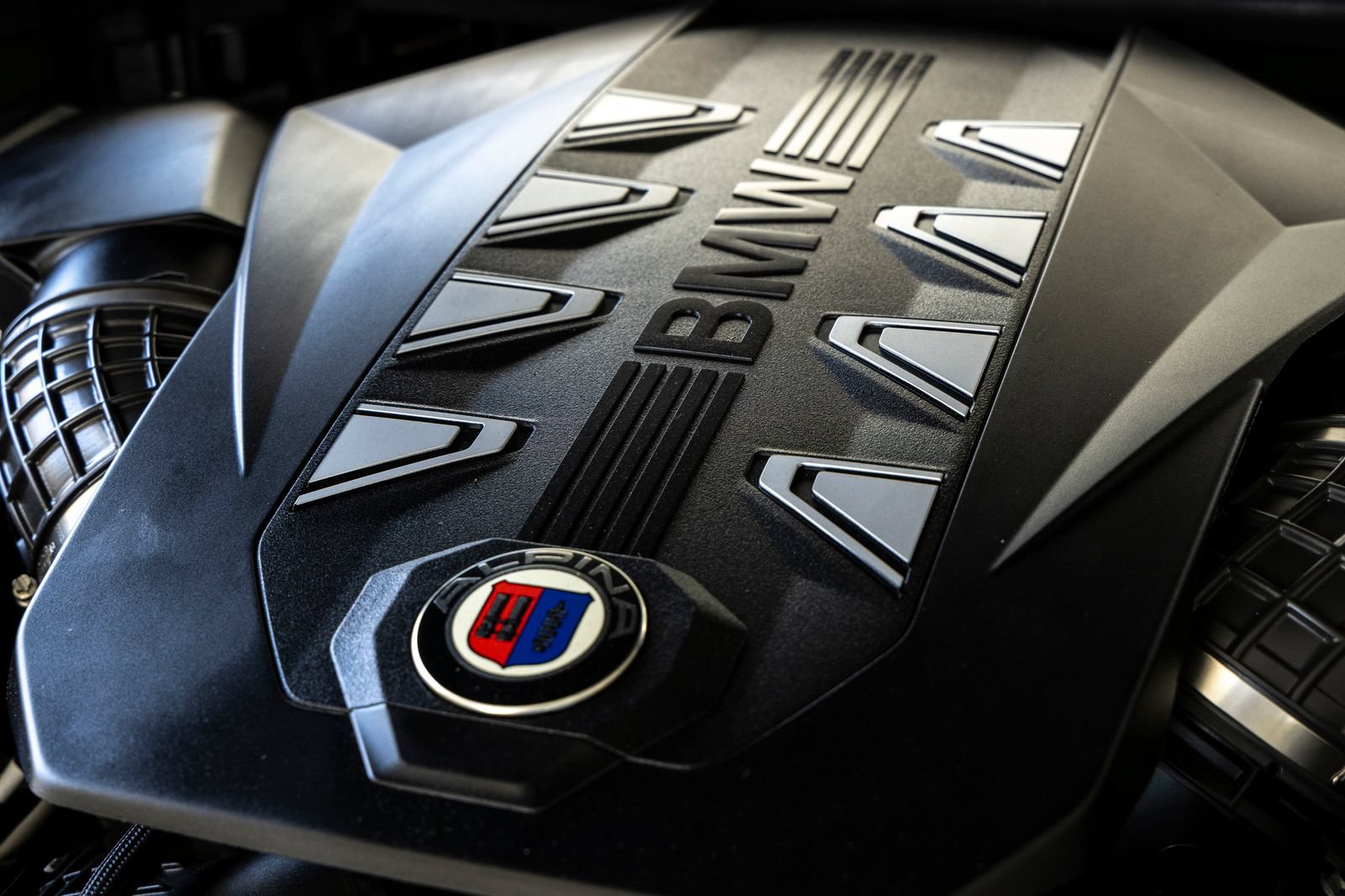 Used 2023 BMW ALPINA XB7 AWD/4WD image 43