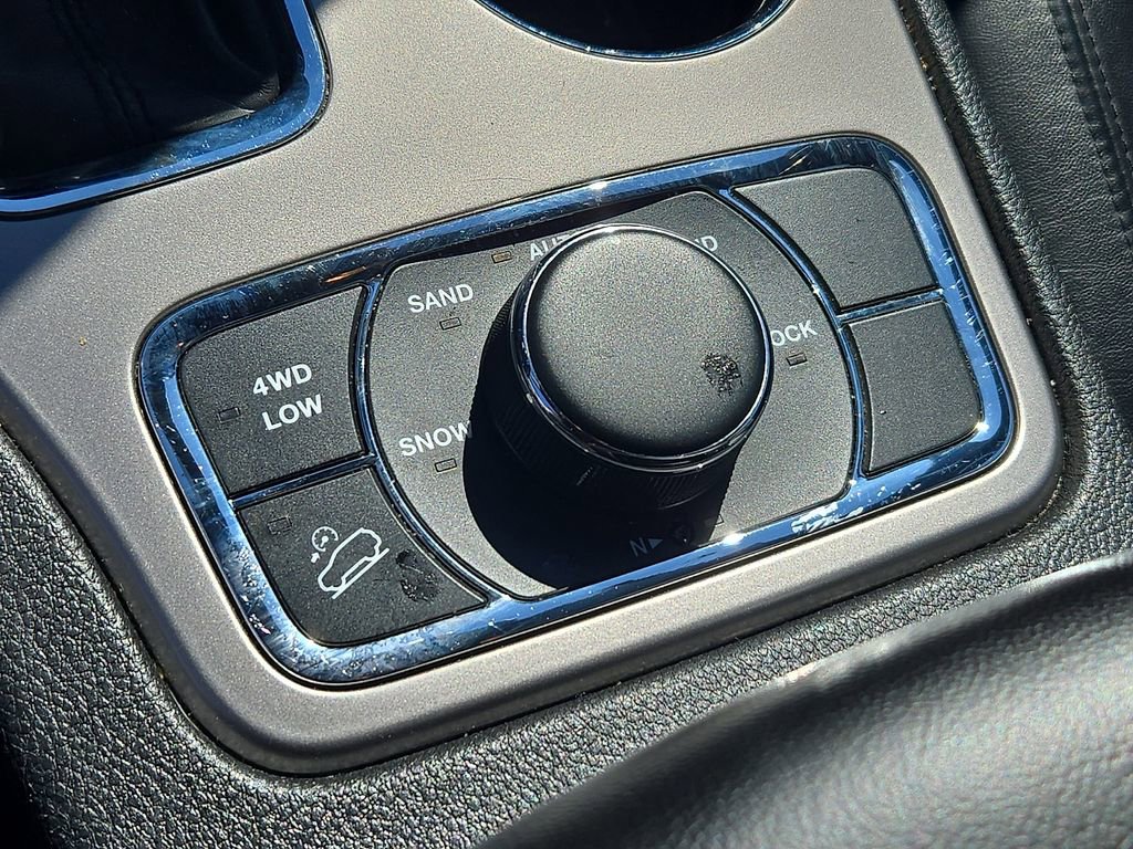 Used 2021 Jeep Grand Cherokee Limited image 25