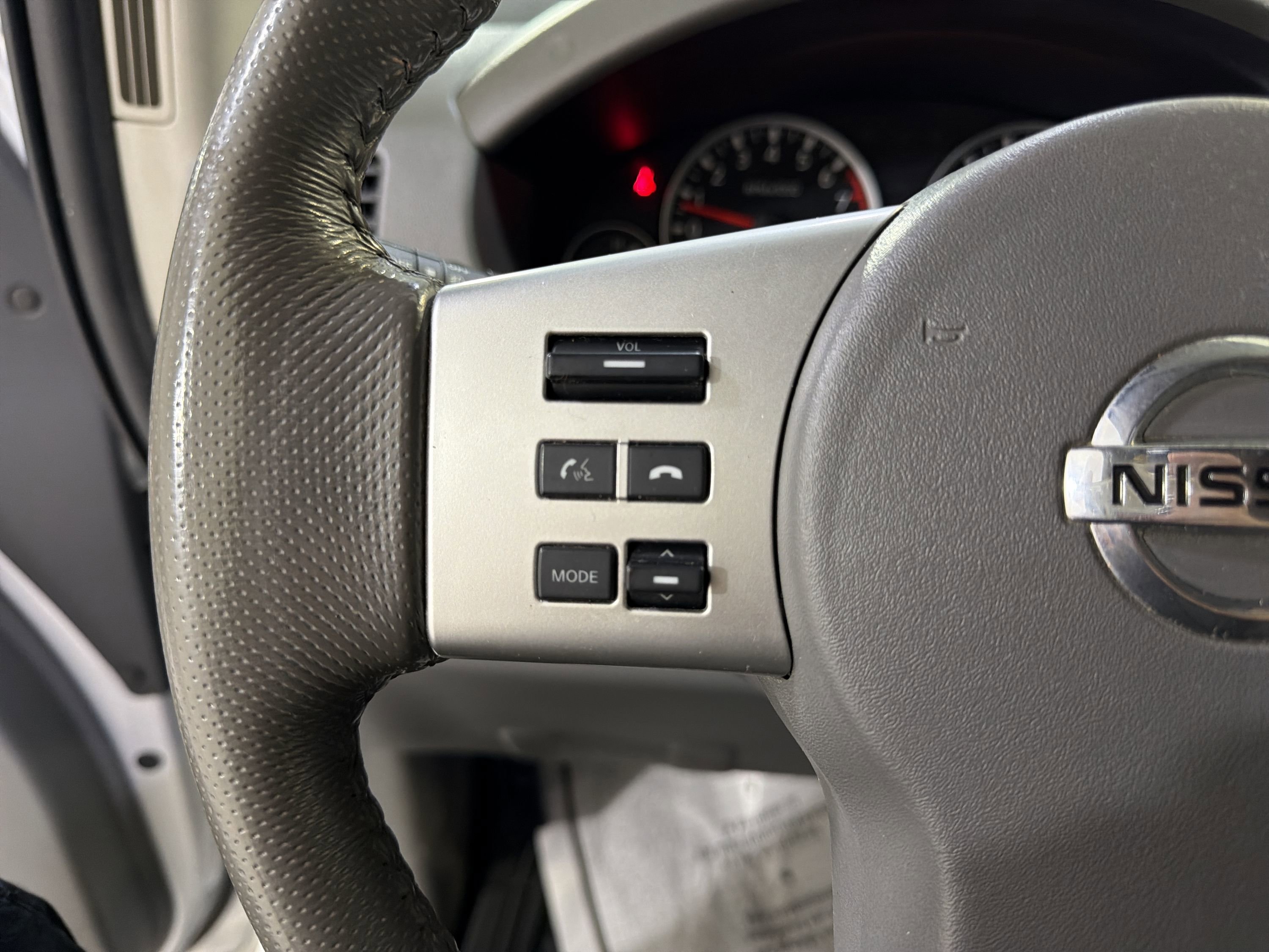 Used 2019 Nissan Frontier SL AWD/4WD image 14