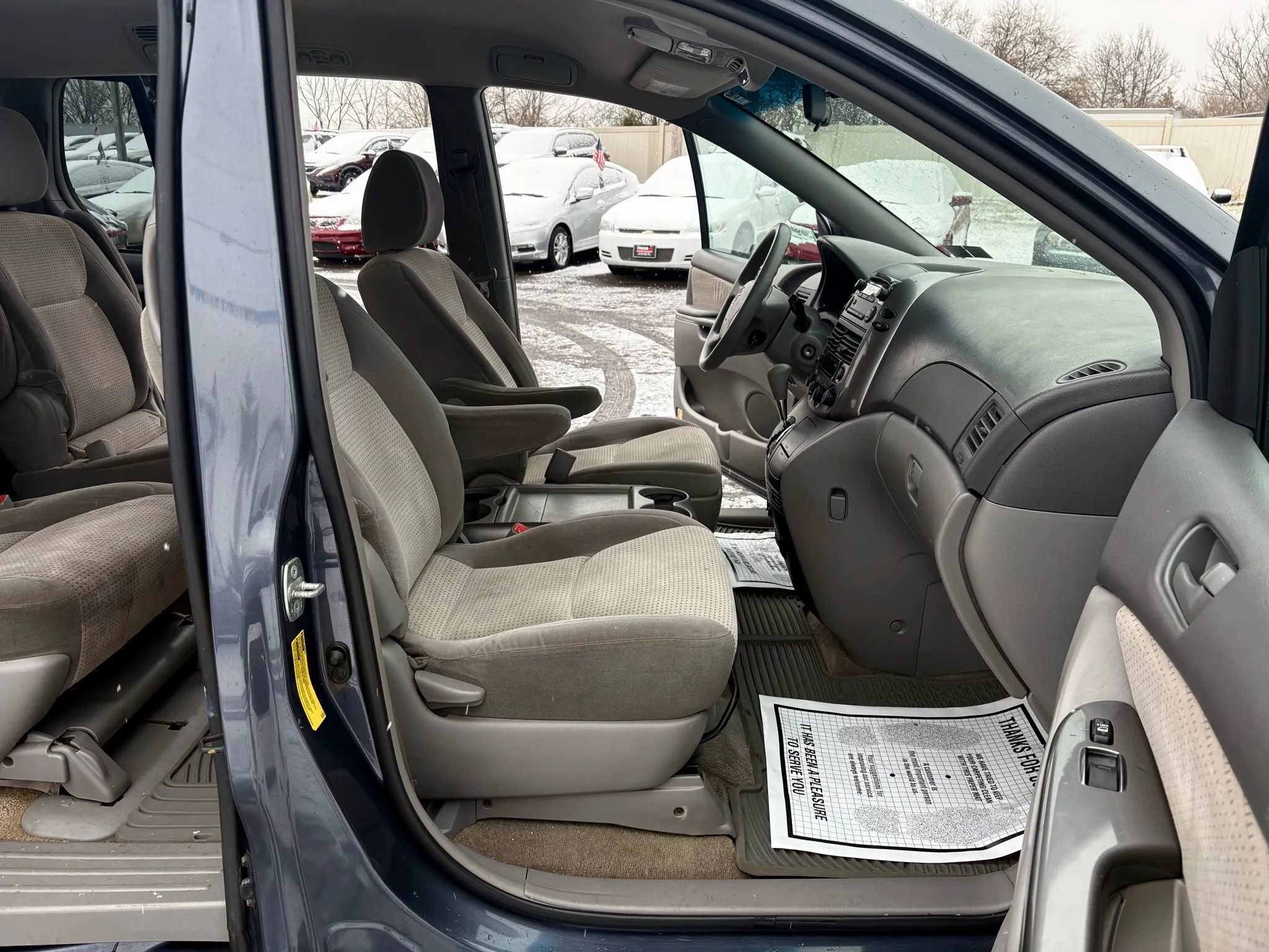 Used 2010 Toyota Sienna LE image 32